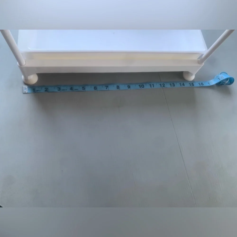 Organizational pull out shelves.